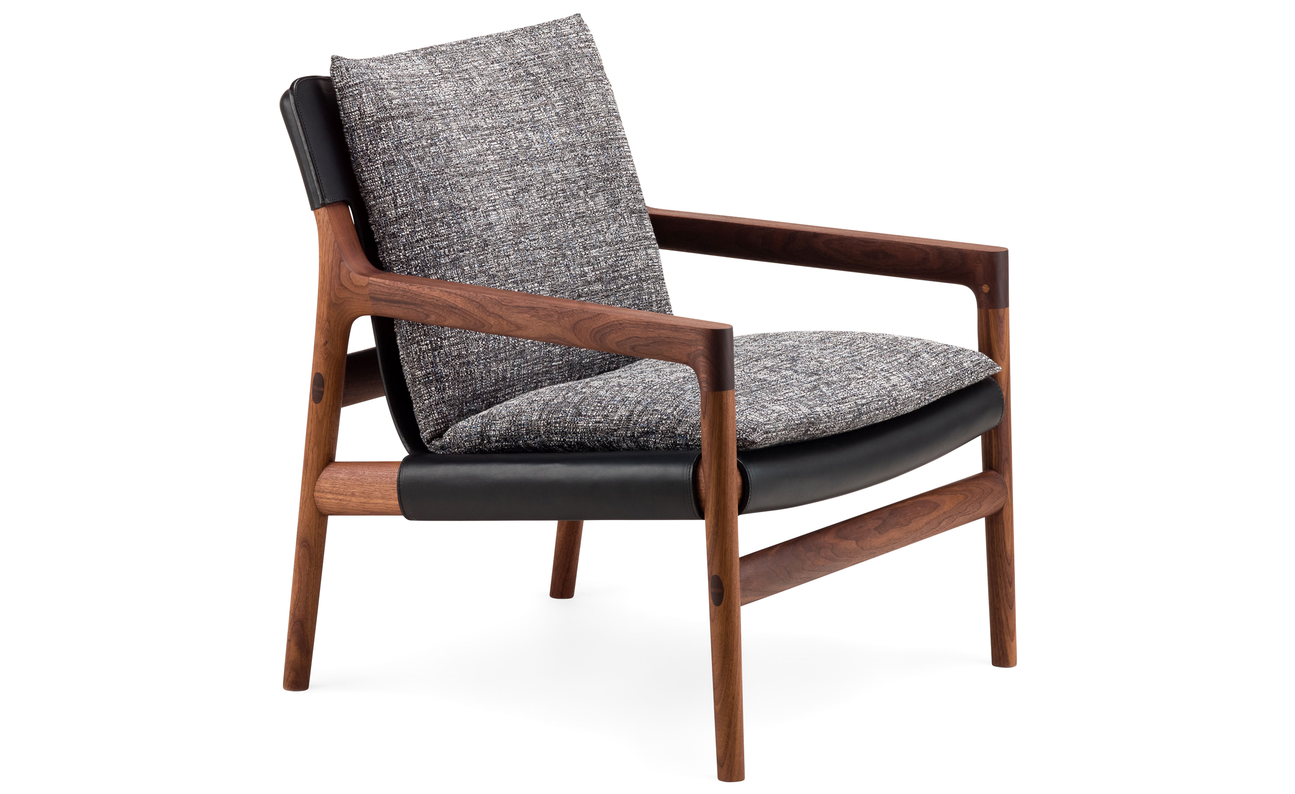 Sela Lounge with narrow arms