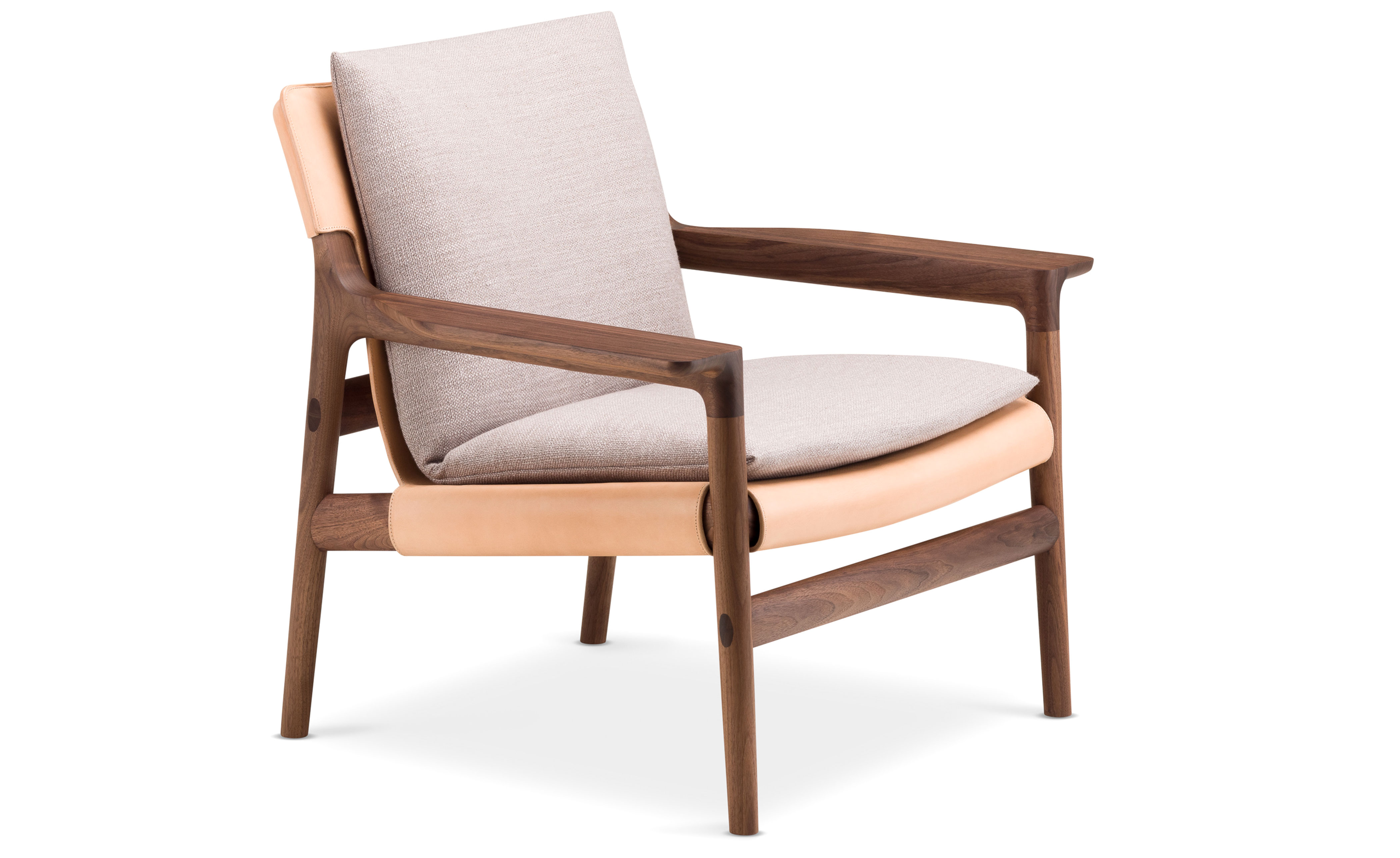 Sela Lounge with wide arms