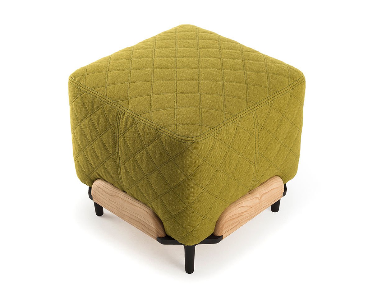 steve small pouf 116s