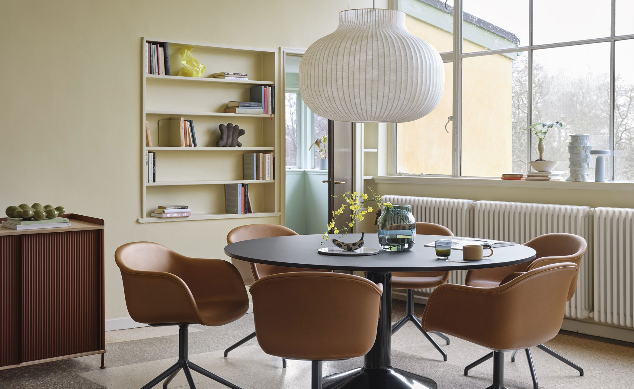 Strand pendant lamp closed
