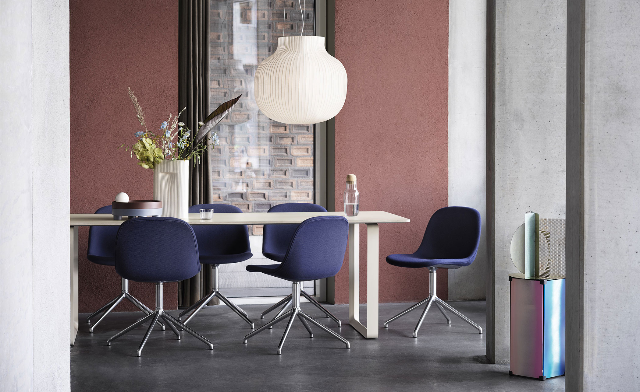 Strand pendant lamp closed