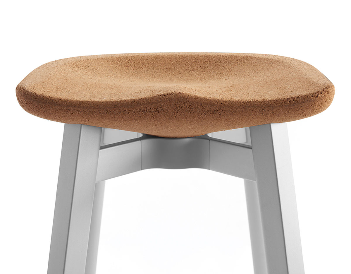 su small stool with cork seat