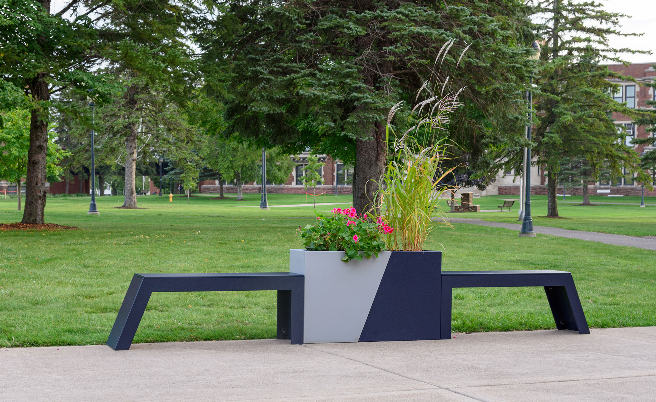Tessellate Jut Planter