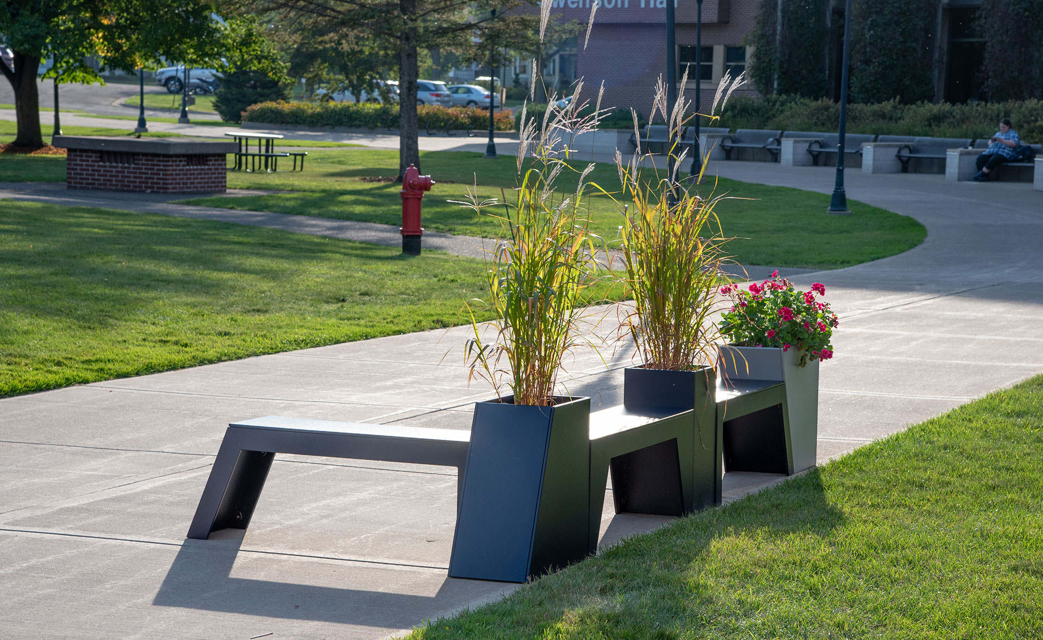 Tessellate Slope Planter
