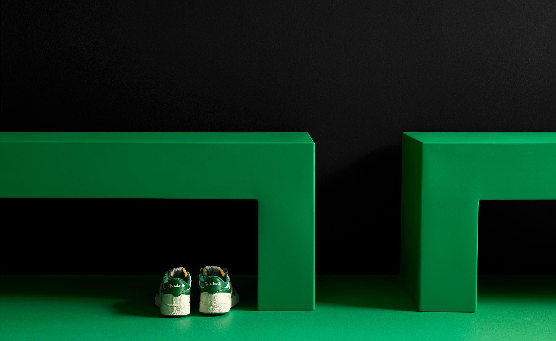 vignelli bench