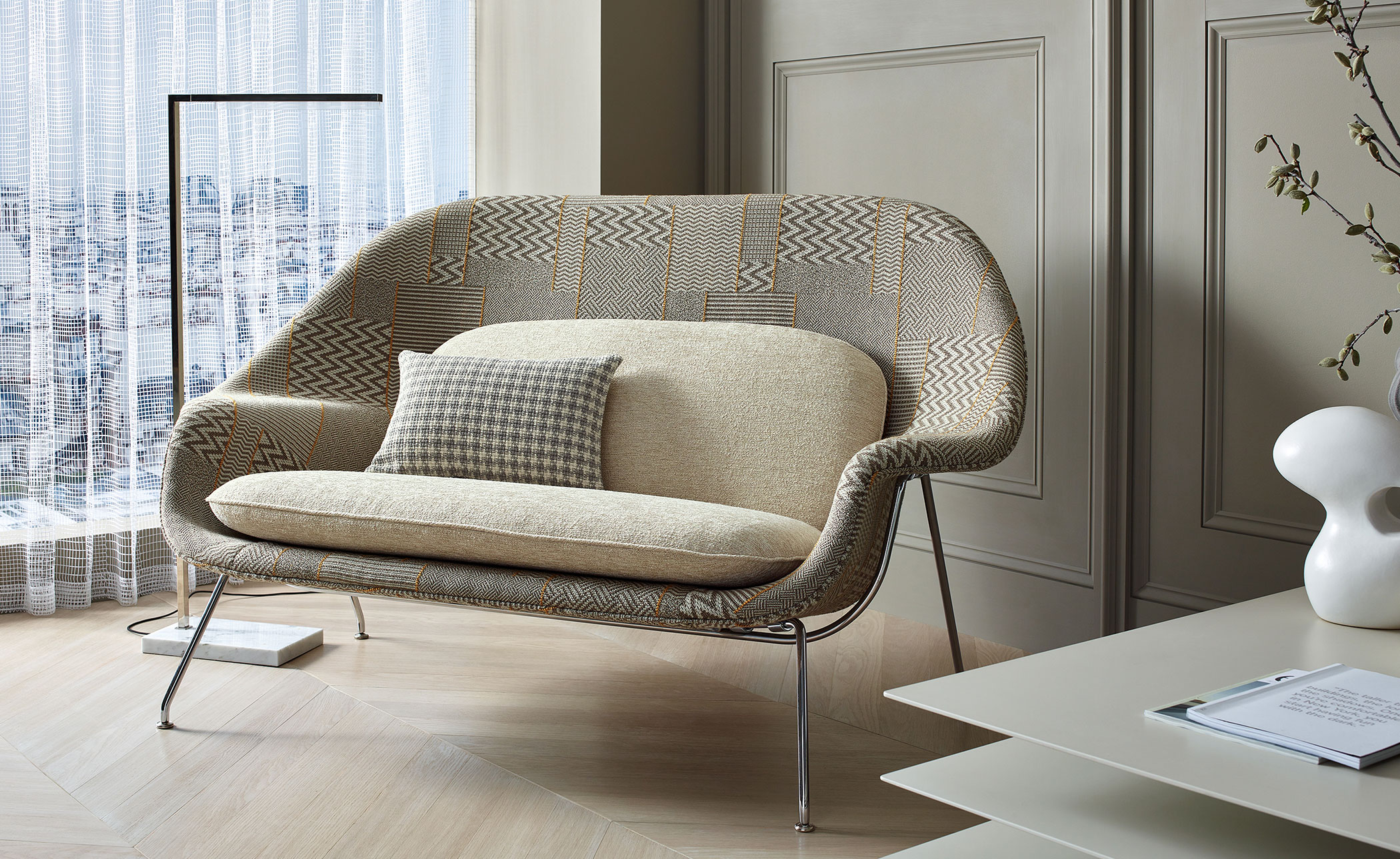 womb settee