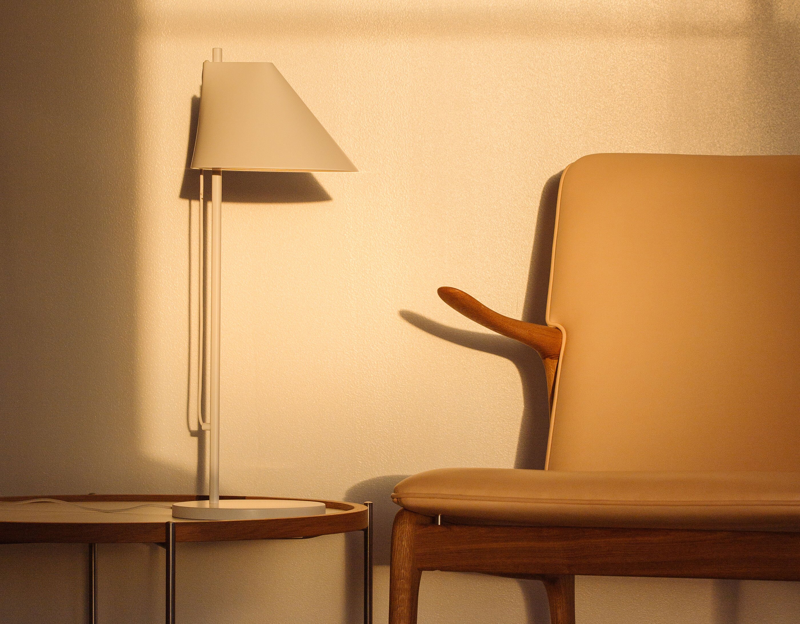 yuh table lamp